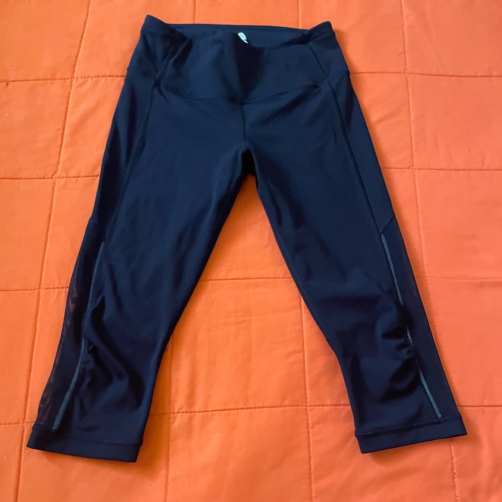 Lululemon Leggings Womens 6 Black Mid Rise Capri Activewear Gym & Running - Picture 2 of 5